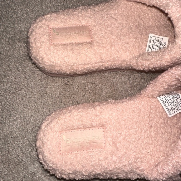 KOOLABURRA BY UGG SLIPPERS NWOT - Picture 3 of 3